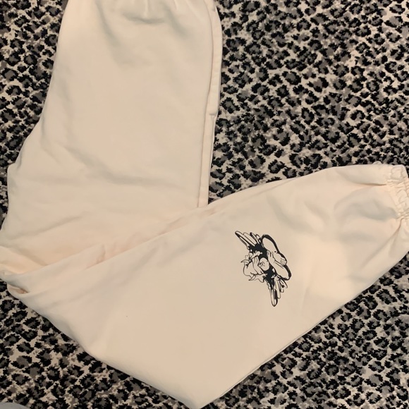 Boys lie cream sweatpants - Picture 3 of 3